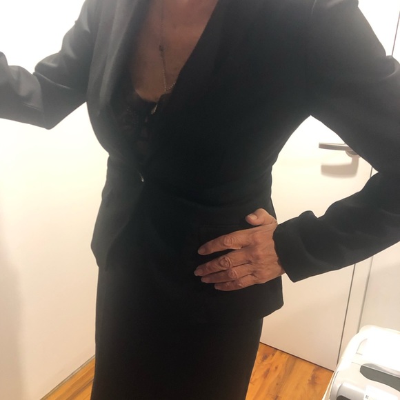 Express Cropped Jacket. Size 4 - Picture 4 of 10